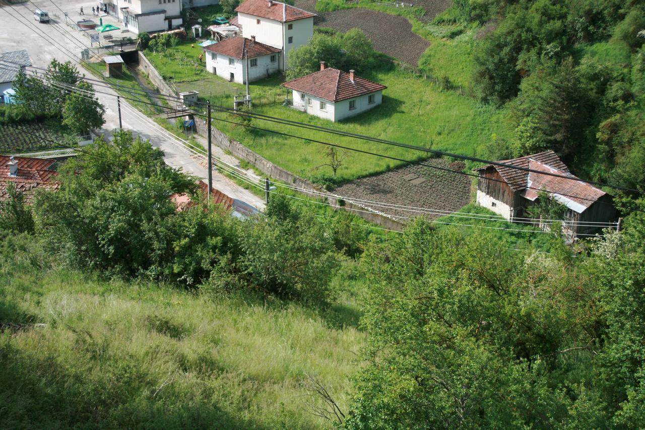 Guest House Kamenik Яґодіна Екстер'єр фото